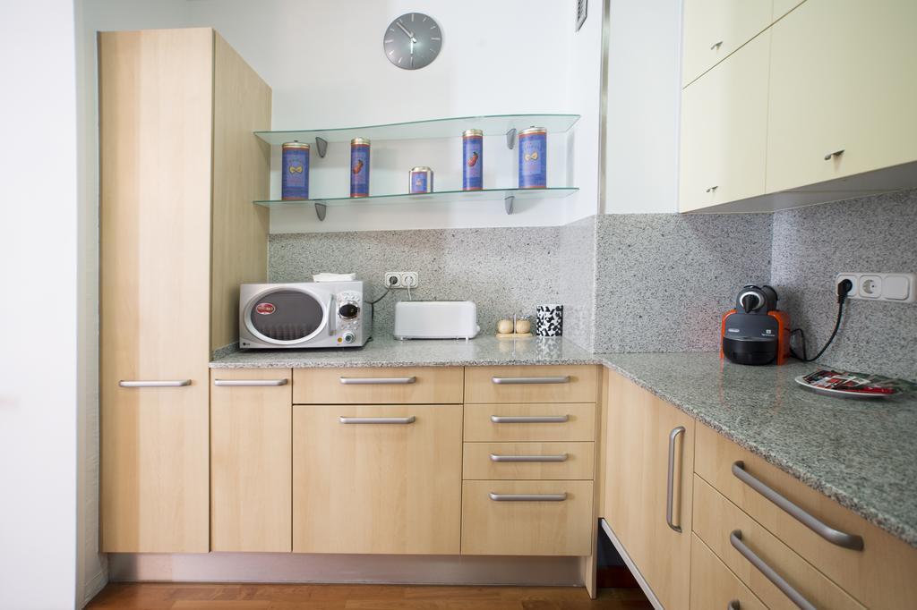 Canela Homes Barcelona Universitat Екстериор снимка
