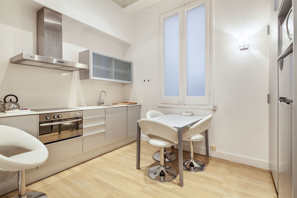 Canela Homes Barcelona Universitat Екстериор снимка