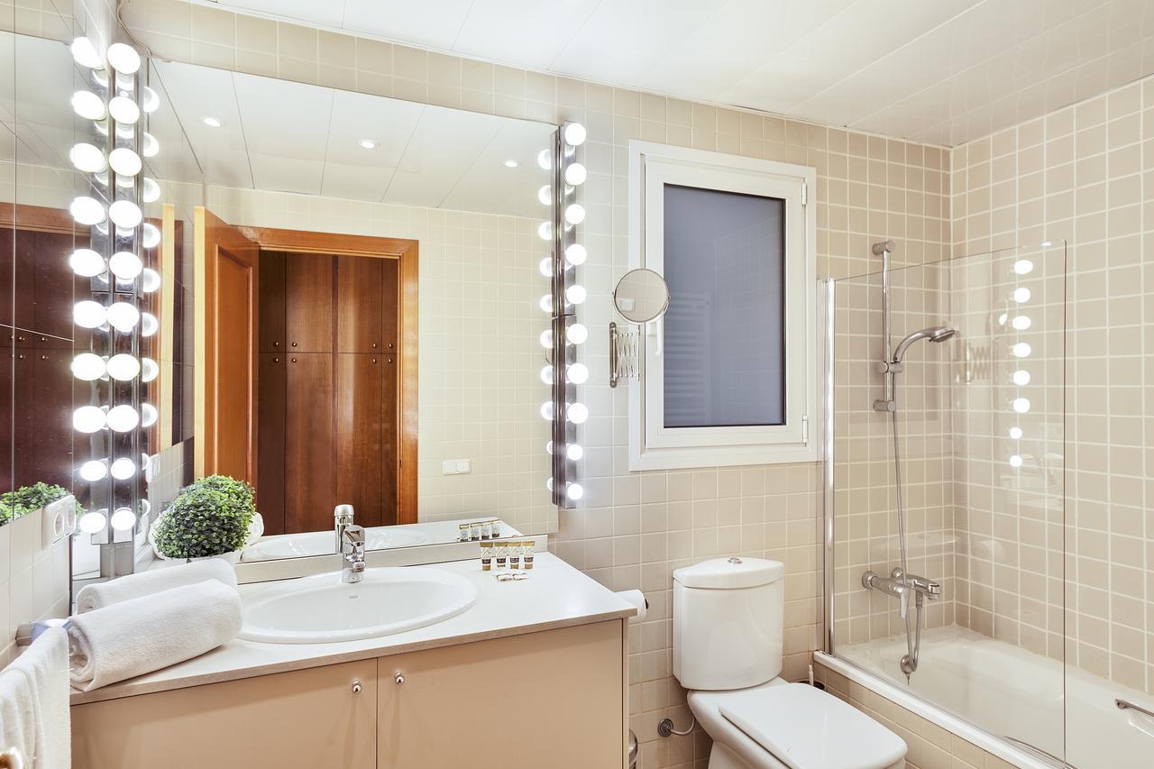 Canela Homes Barcelona Universitat Екстериор снимка